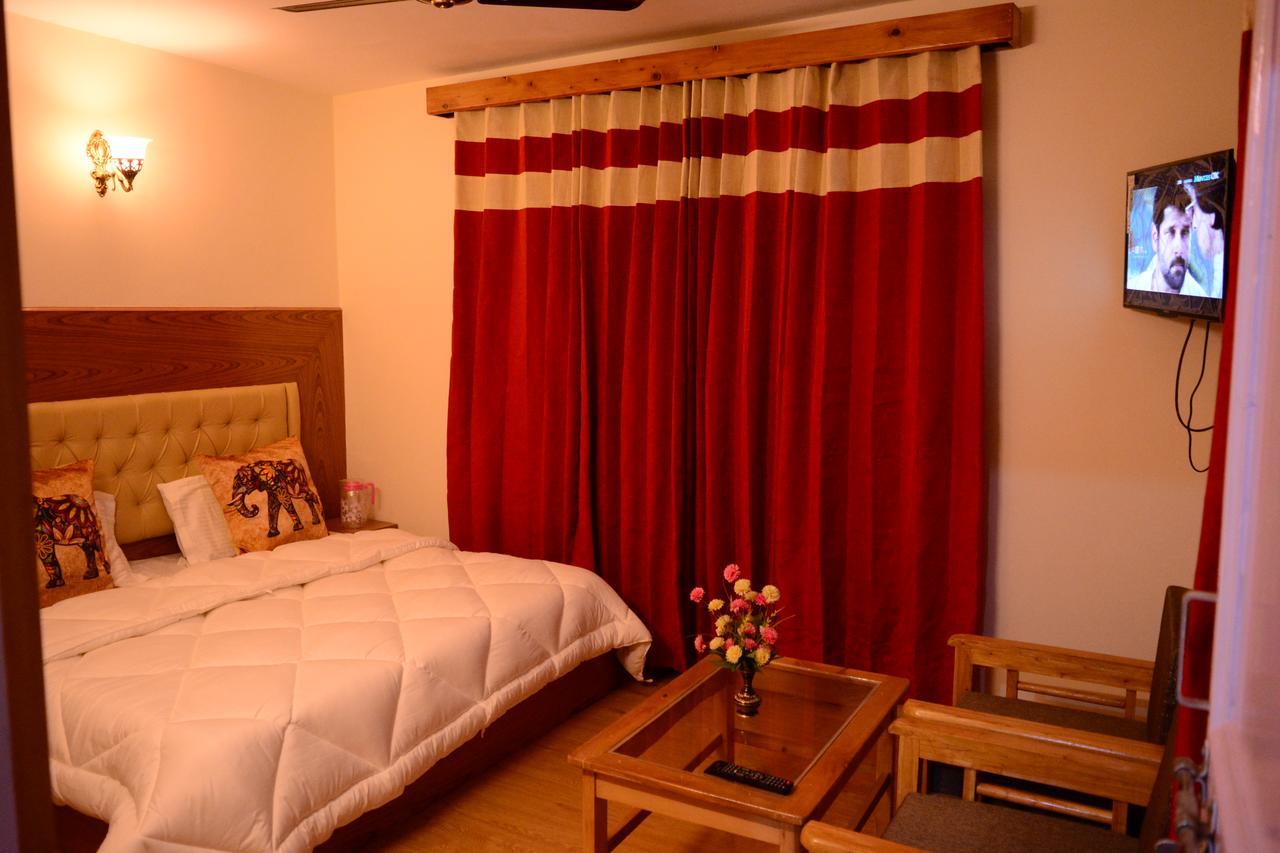 Bed and Breakfast Ambika Bliss Manāli Exterior foto