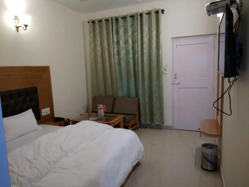 Bed and Breakfast Ambika Bliss Manāli Exterior foto