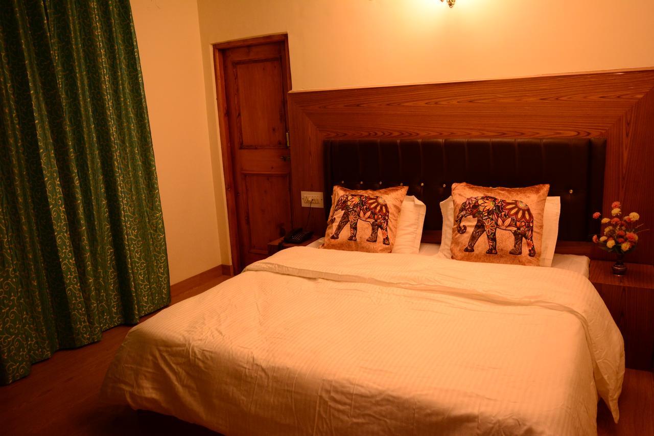 Bed and Breakfast Ambika Bliss Manāli Exterior foto